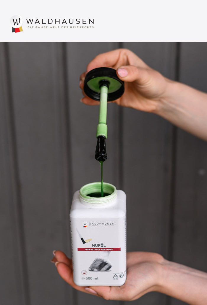 Waldhausen - Hoof oil with laurel oil, with brush, 500 ml